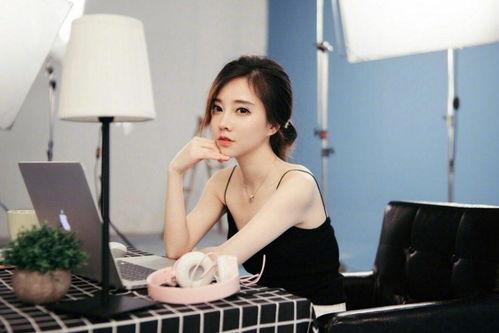 谷雨明星网红直播间在哪,揭秘热门直播地点与精彩瞬间”